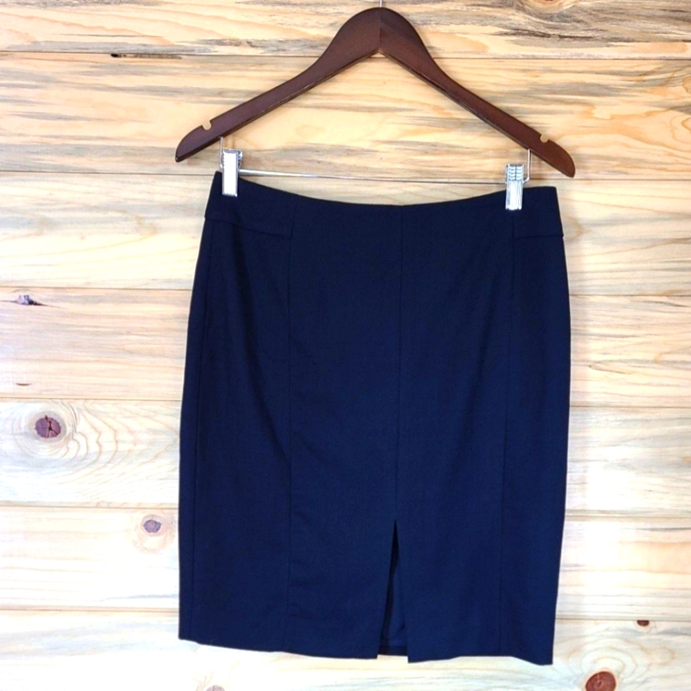 H & M  Black Pencil Skirt. Ladies Size 10